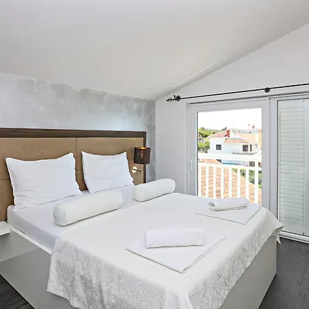 Family-friendly With Swimming Pool Zecevo Rtic, - 8366 Apartament