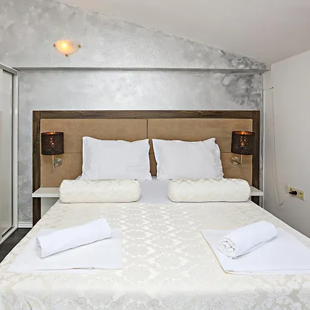 Family-friendly With Swimming Pool Zecevo Rtic, - 8366 Apartman *