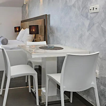 Apartman Family-friendly With Swimming Pool Zecevo Rtic, - 8366 Rogoznica (Sibenik-Knin)
