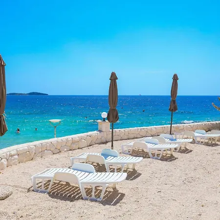 Lägenhet Family-friendly With Swimming Pool Zecevo Rtic, - 8366